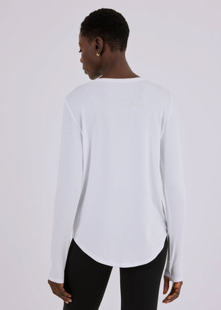 Women’s Relaxed Long-Sleeve Top White